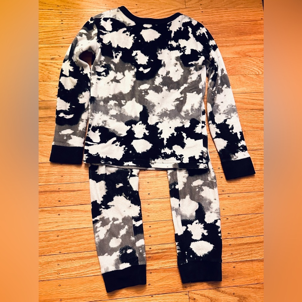Cat & Jack Pajama Set - Size 6